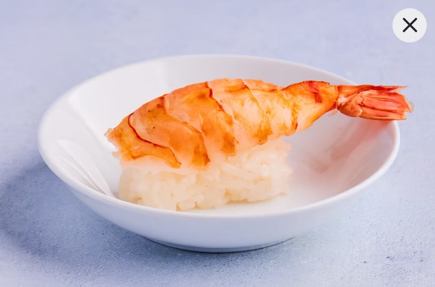 Kokt Scampi Nigiri (1 bit)