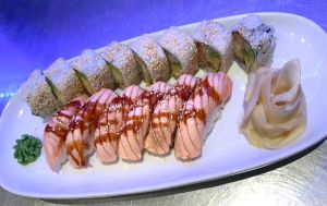Flambert laks pakke og scampi tempera maki